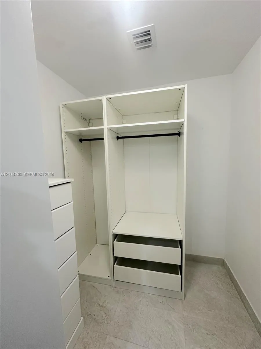 488 NE 18th St #2502 Miami, FL 33132
