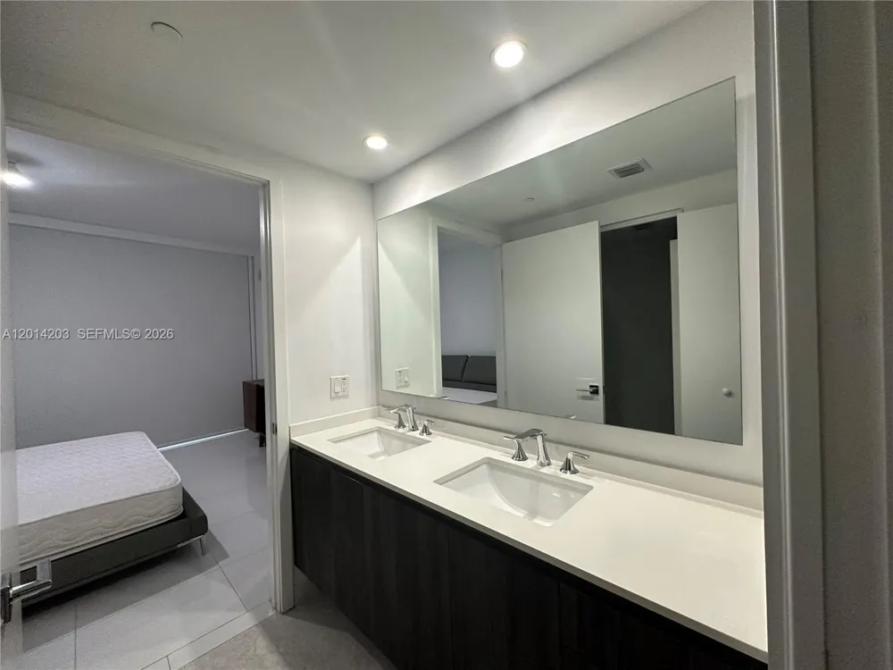 488 NE 18th St #2502 Miami, FL 33132