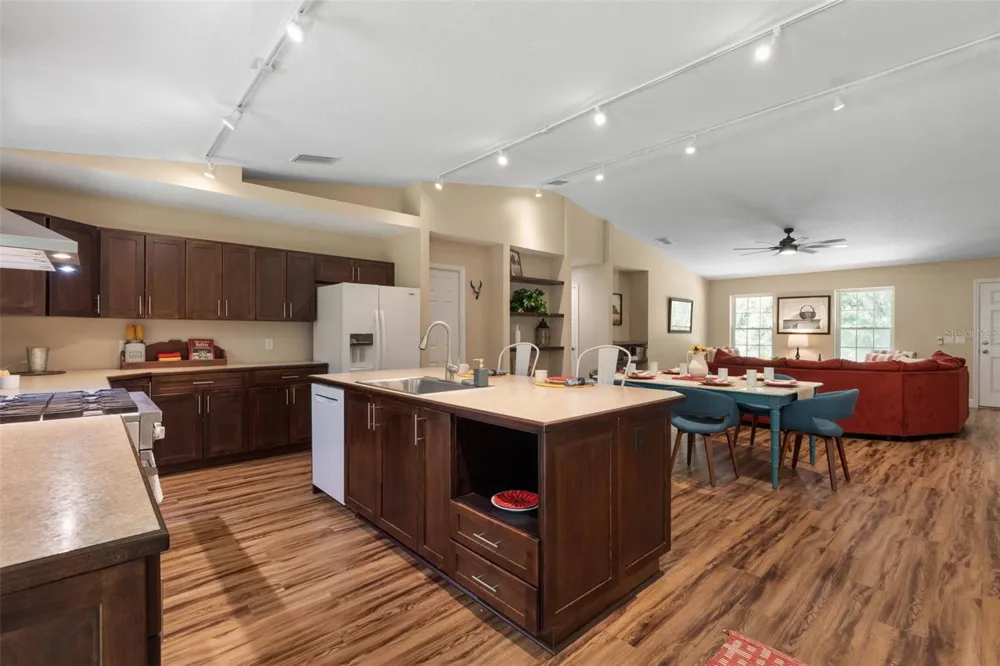3296 OLD DIXIE HIGHWAY Bunnell, FL 32110