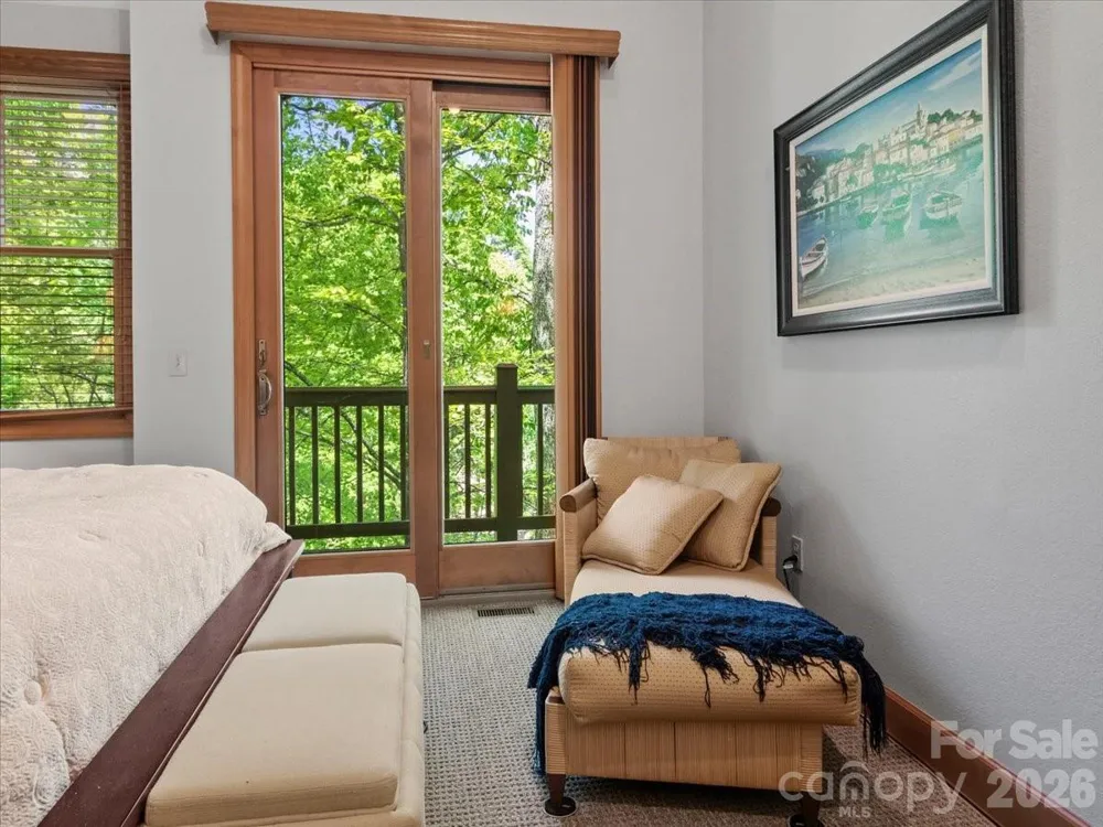 15 Ivy Point Lane Burnsville, NC 28714