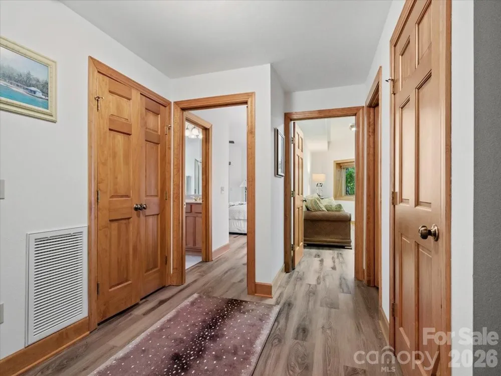 15 Ivy Point Lane Burnsville, NC 28714