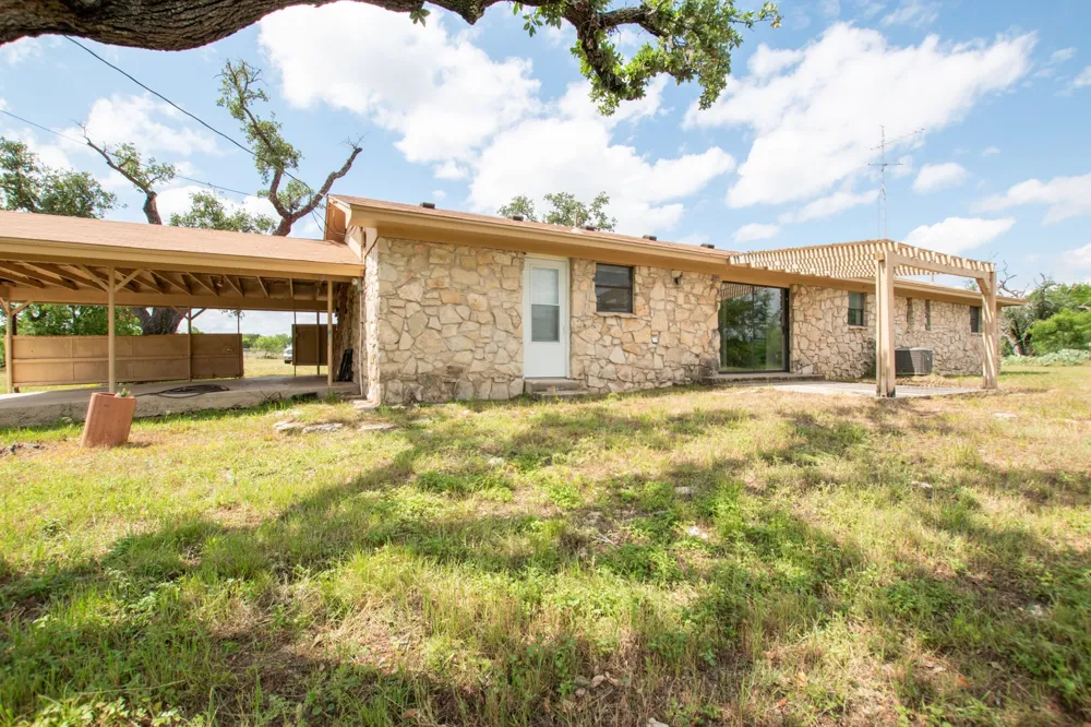 11126 Fm 581 E Lometa, TX 76853