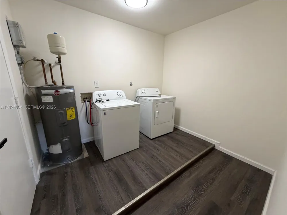 653 NE Atlas Avenue Palm Bay, FL 32905
