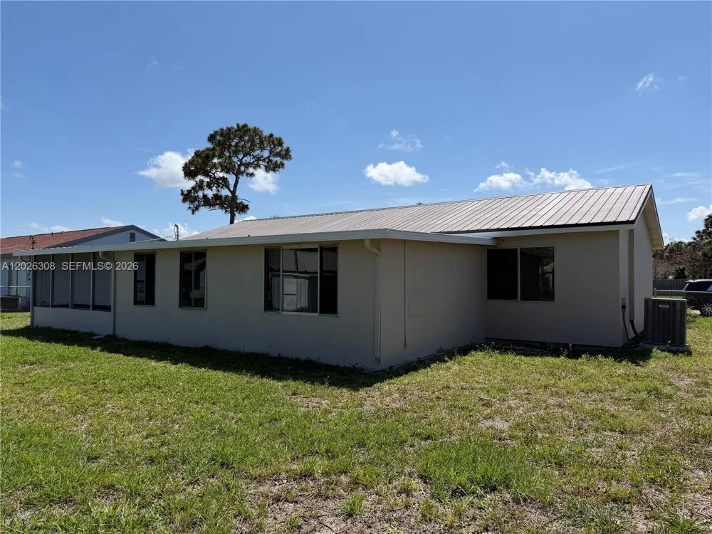 653 NE Atlas Avenue Palm Bay, FL 32905