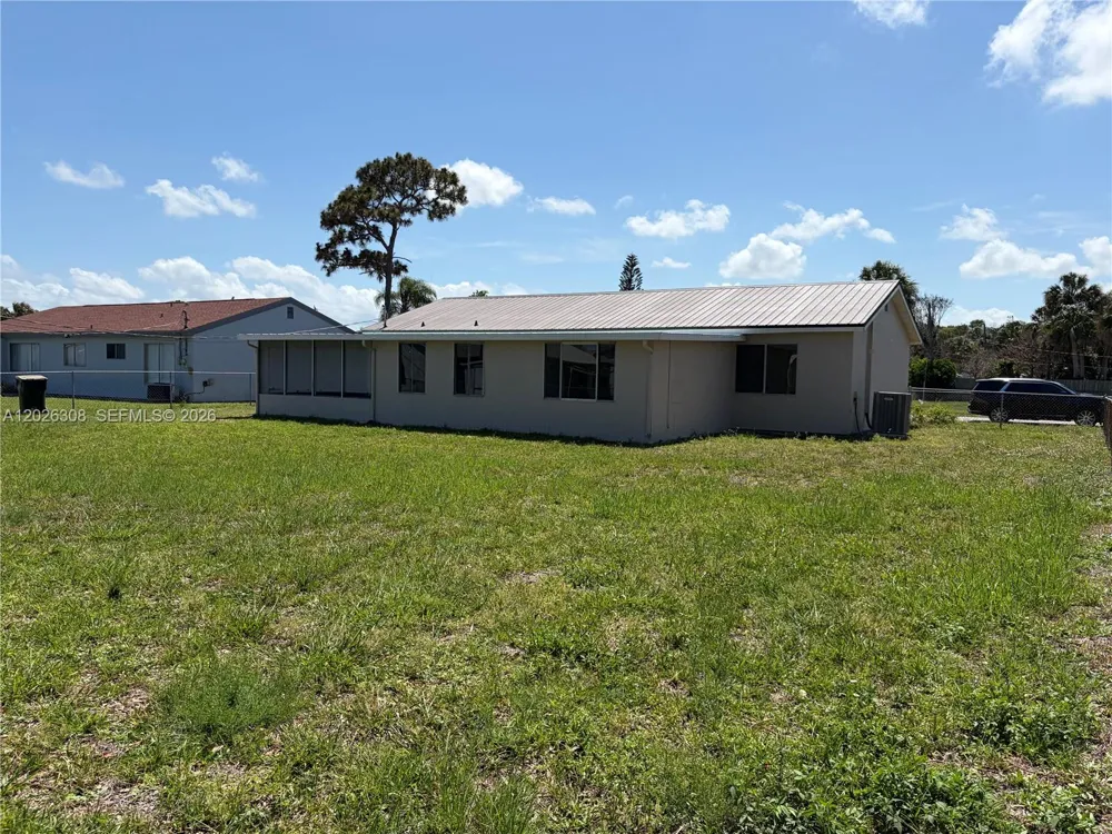 653 NE Atlas Avenue Palm Bay, FL 32905