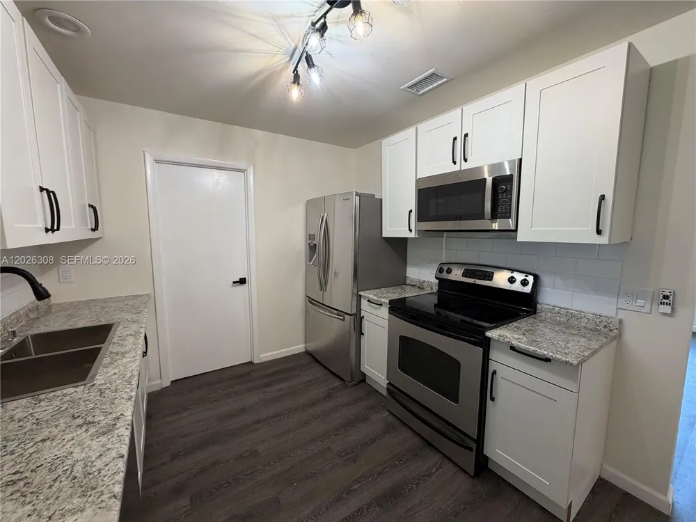 653 NE Atlas Avenue Palm Bay, FL 32905