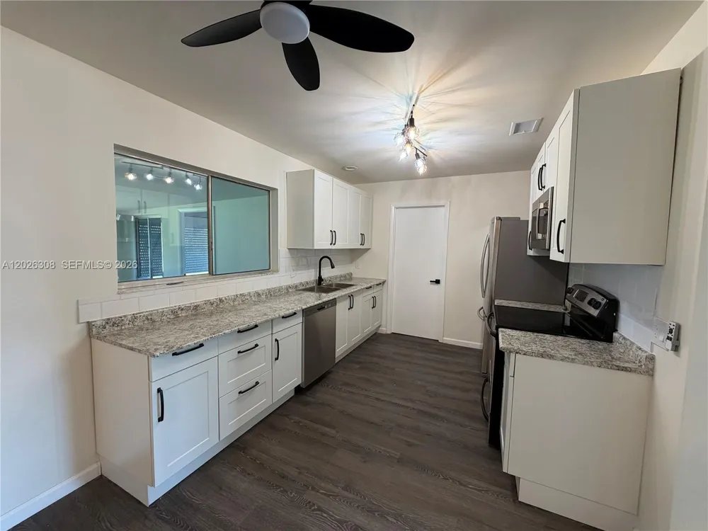 653 NE Atlas Avenue Palm Bay, FL 32905