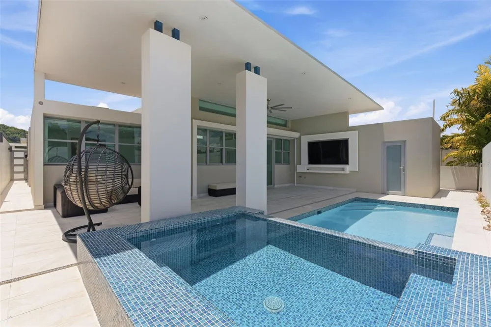 MONTECIELO LYRA ST. Guaynabo, PR 00971