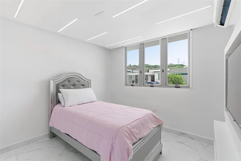 MONTECIELO LYRA ST. Guaynabo, PR 00971