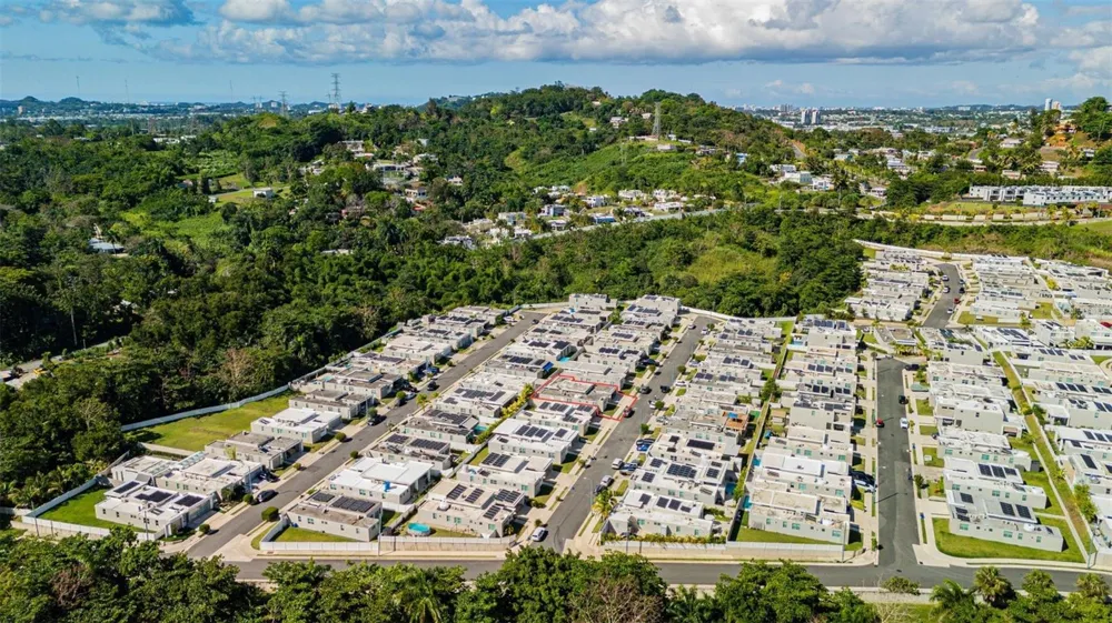 MONTECIELO LYRA ST. Guaynabo, PR 00971
