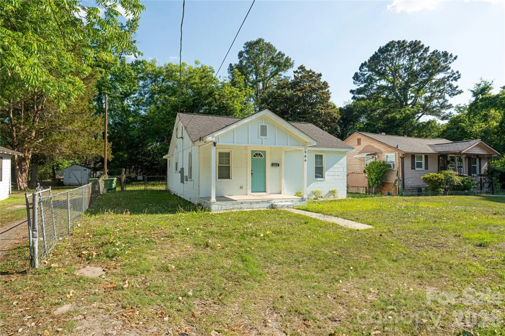 906 Gladstone Street Florence, SC 29501