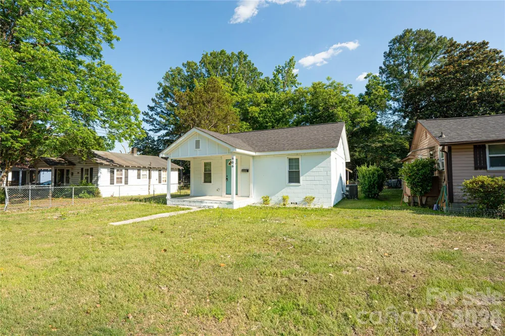 906 Gladstone Street Florence, SC 29501