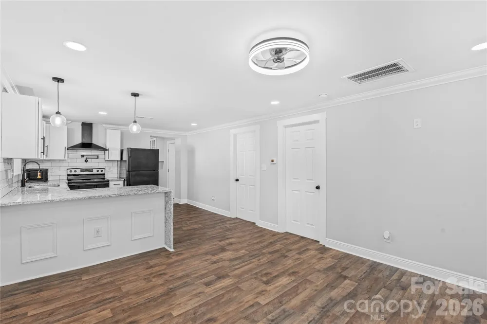906 Gladstone Street Florence, SC 29501