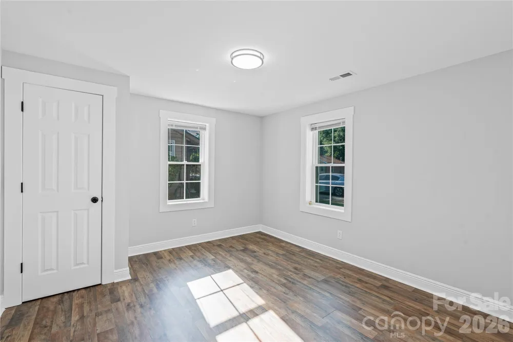 906 Gladstone Street Florence, SC 29501