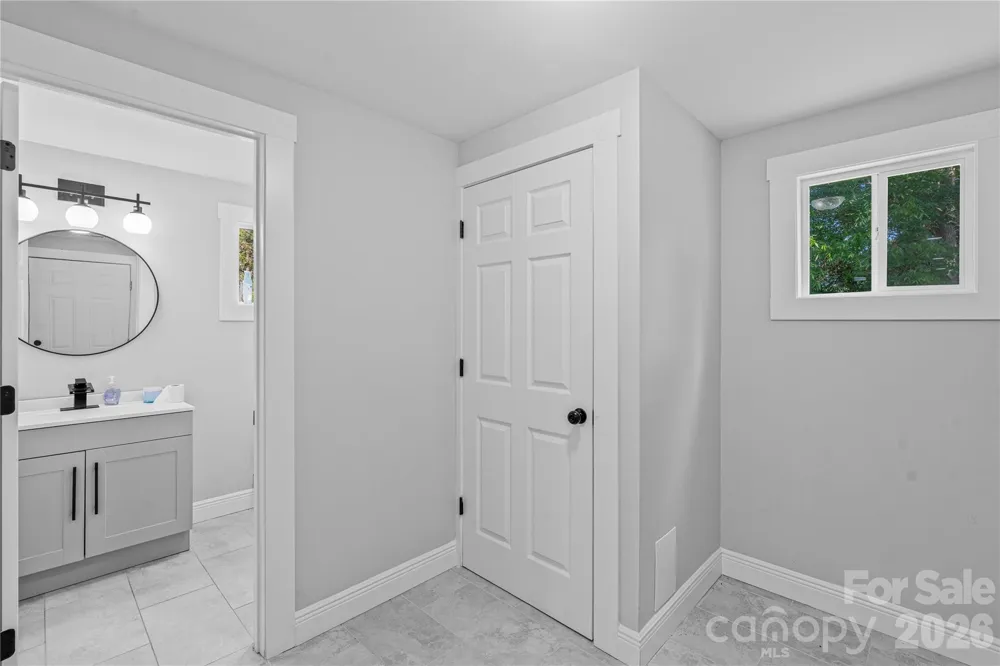 906 Gladstone Street Florence, SC 29501