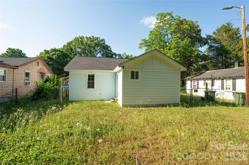 906 Gladstone Street Florence, SC 29501