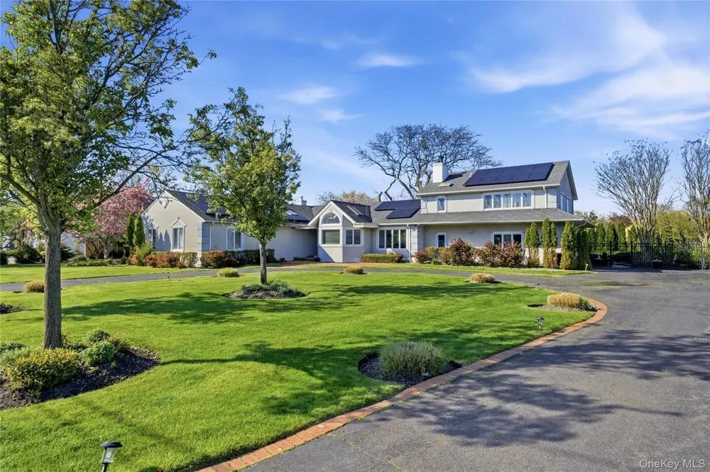 31 The Moor East Islip, NY 11730