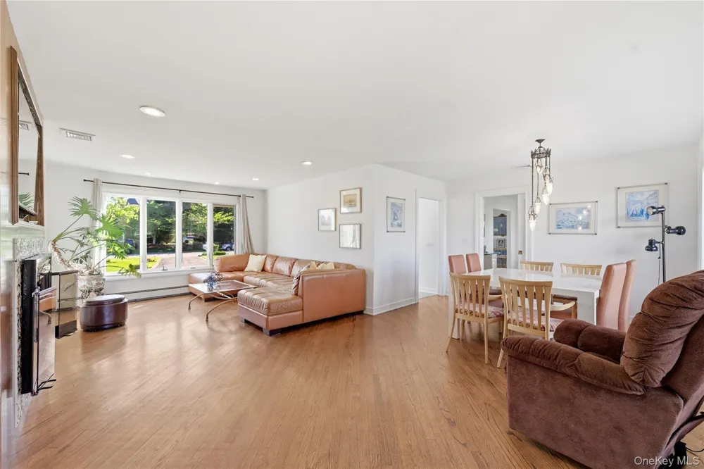 31 The Moor East Islip, NY 11730