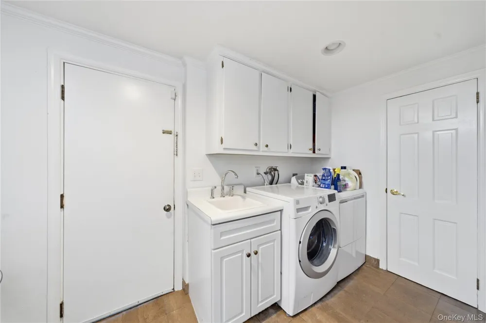31 The Moor East Islip, NY 11730