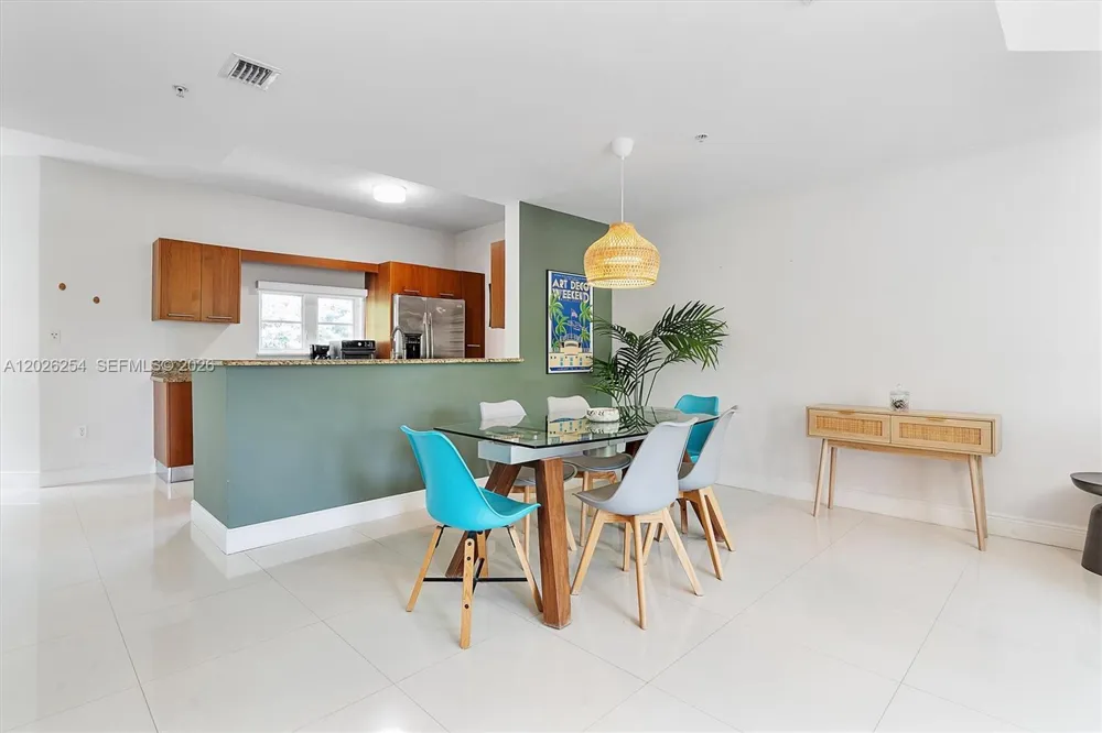 2704 NE 184th Ter Aventura, FL 33160