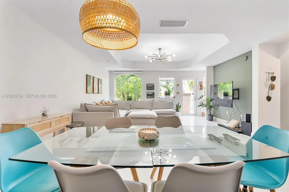 2704 NE 184th Ter Aventura, FL 33160