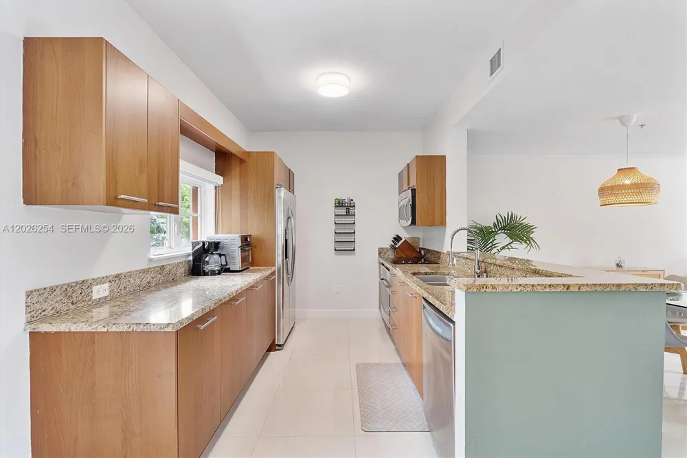 2704 NE 184th Ter Aventura, FL 33160