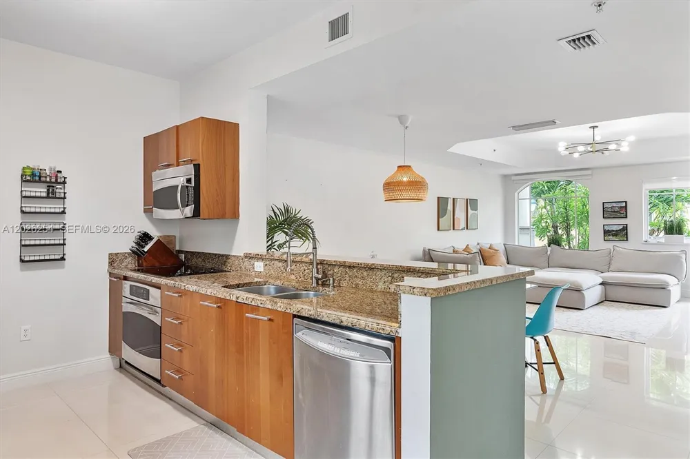 2704 NE 184th Ter Aventura, FL 33160