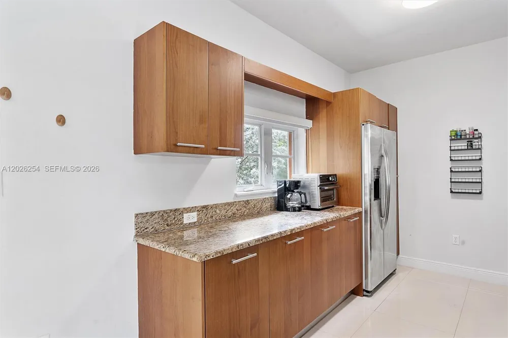 2704 NE 184th Ter Aventura, FL 33160