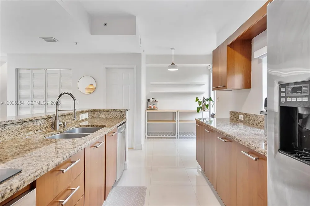 2704 NE 184th Ter Aventura, FL 33160