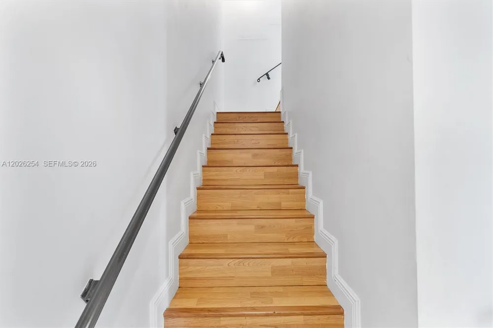 2704 NE 184th Ter Aventura, FL 33160