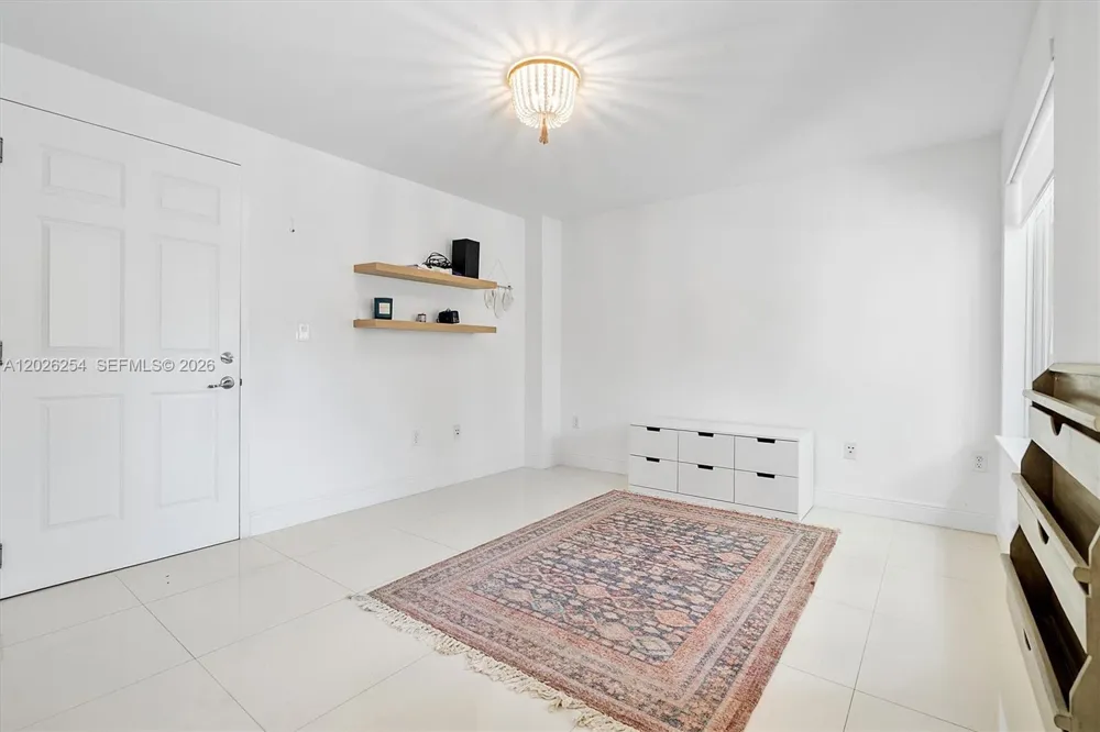 2704 NE 184th Ter Aventura, FL 33160
