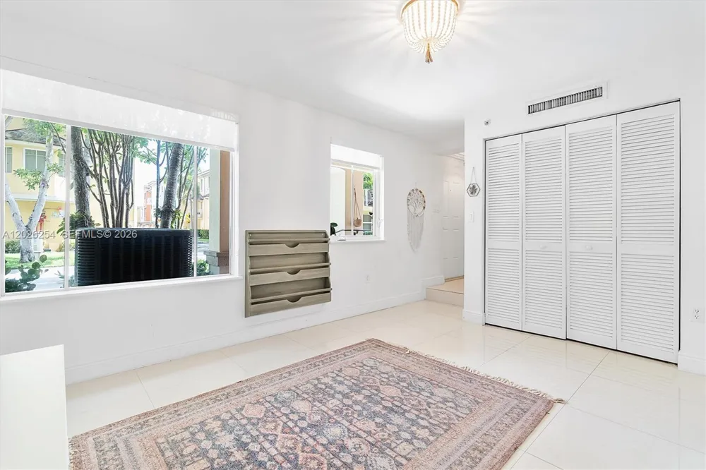 2704 NE 184th Ter Aventura, FL 33160