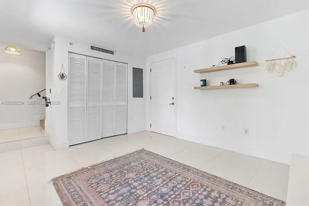 2704 NE 184th Ter Aventura, FL 33160