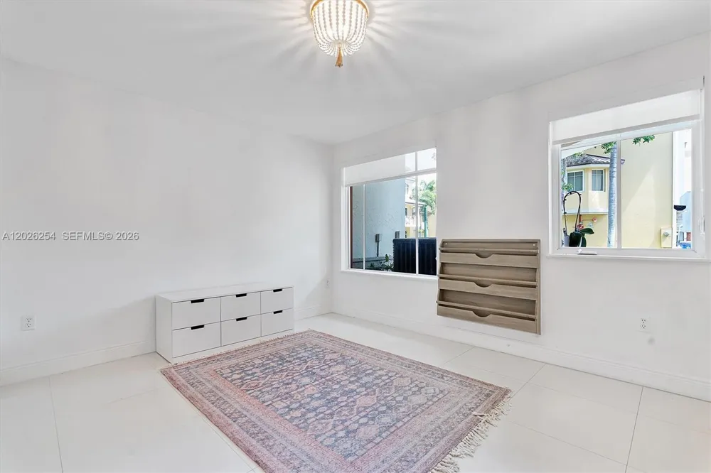 2704 NE 184th Ter Aventura, FL 33160