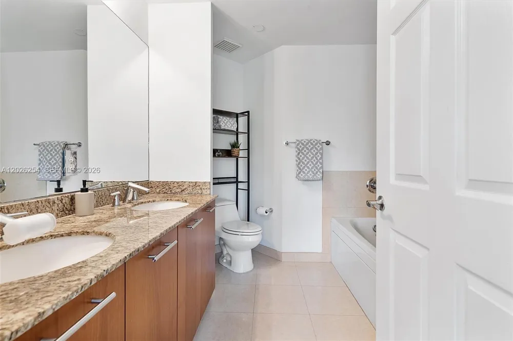 2704 NE 184th Ter Aventura, FL 33160