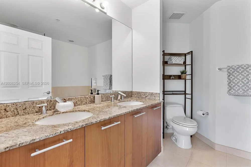2704 NE 184th Ter Aventura, FL 33160