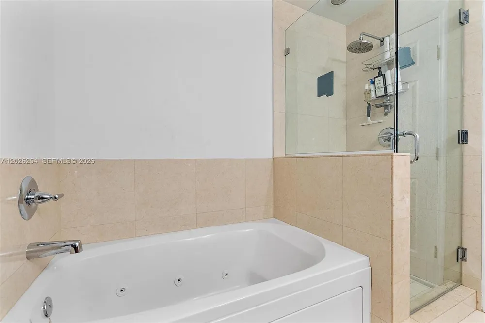 2704 NE 184th Ter Aventura, FL 33160