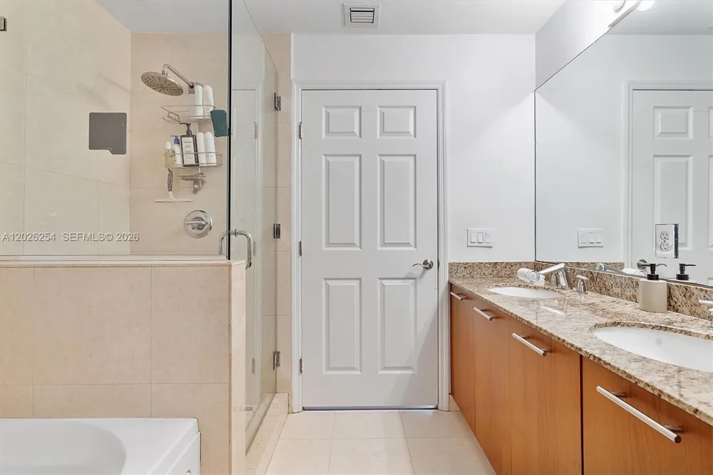 2704 NE 184th Ter Aventura, FL 33160