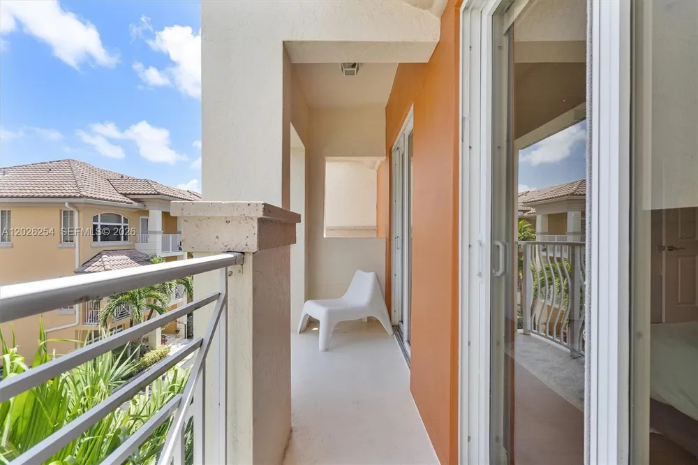 2704 NE 184th Ter Aventura, FL 33160