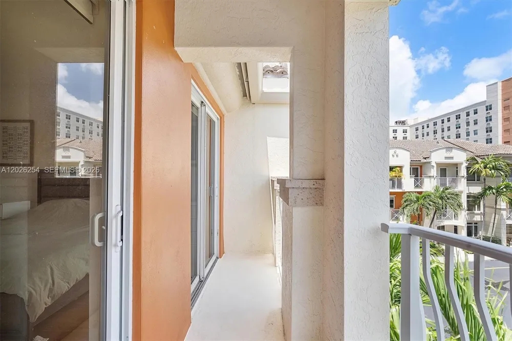 2704 NE 184th Ter Aventura, FL 33160