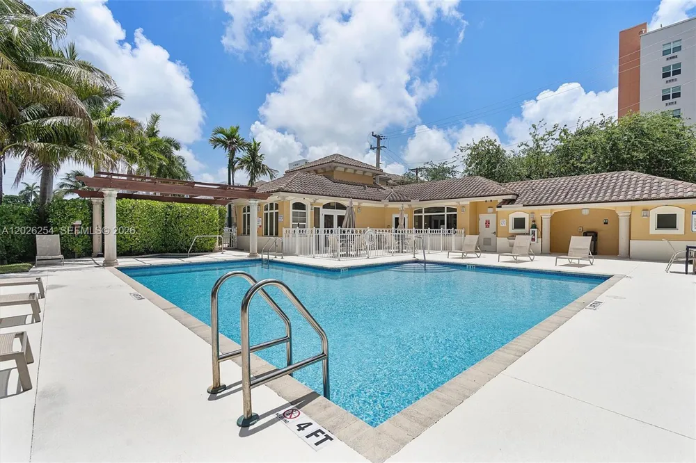 2704 NE 184th Ter Aventura, FL 33160