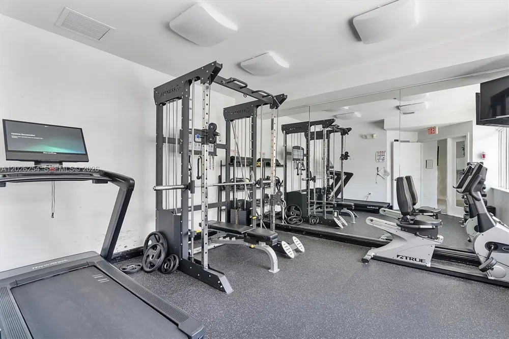2704 NE 184th Ter Aventura, FL 33160