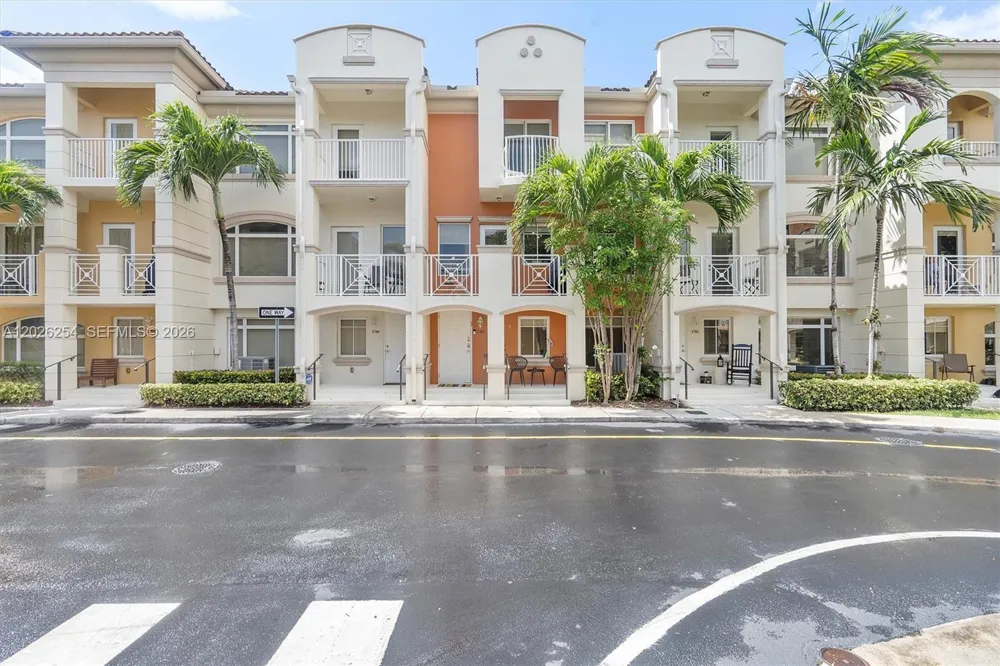 2704 NE 184th Ter Aventura, FL 33160