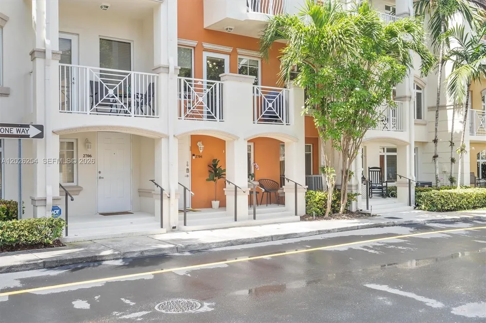 2704 NE 184th Ter Aventura, FL 33160