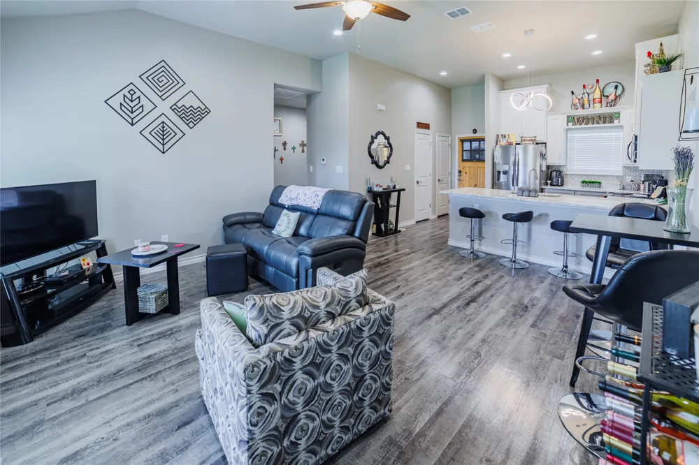 123 Navarro Crossing #12-A Seguin, TX 78155