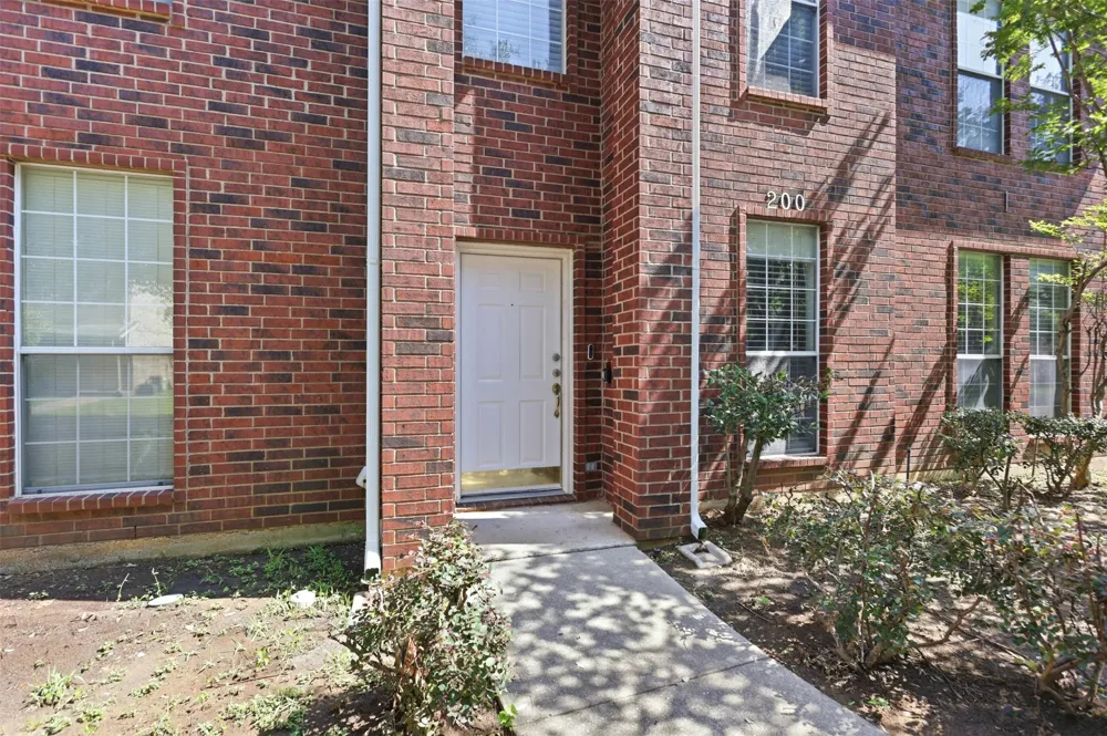 121 Wildwood Court #200 Grapevine, TX 76051