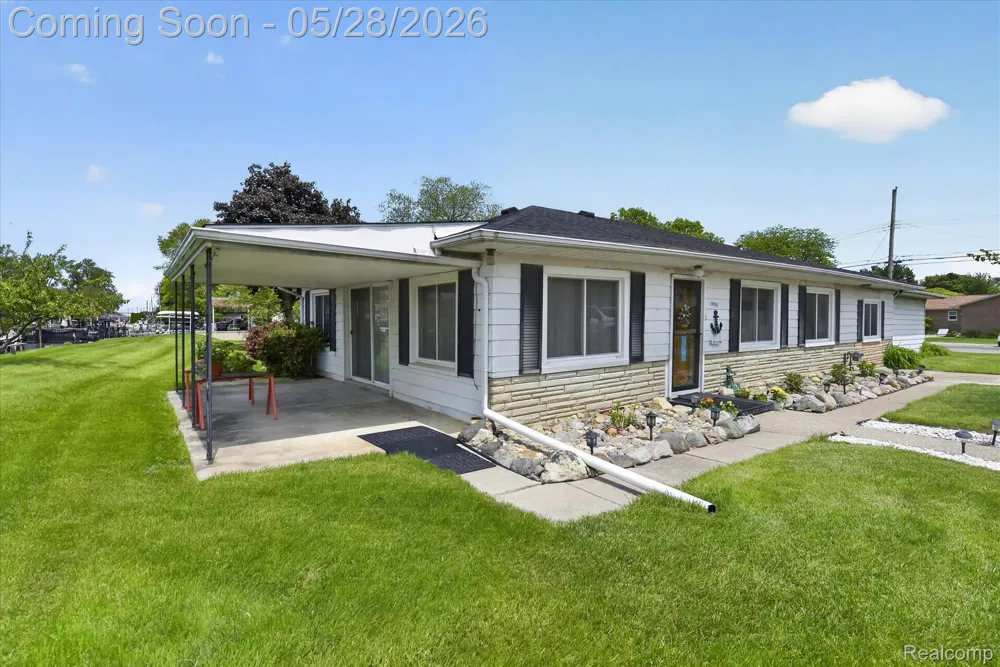 29886 Pointe Drive Gibraltar City, MI 48173
