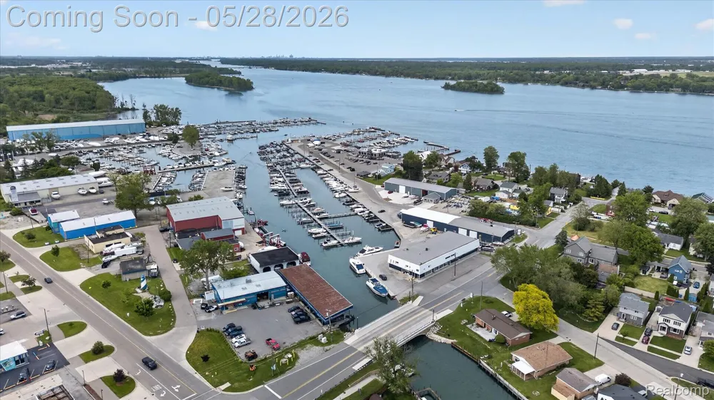 29886 Pointe Drive Gibraltar City, MI 48173