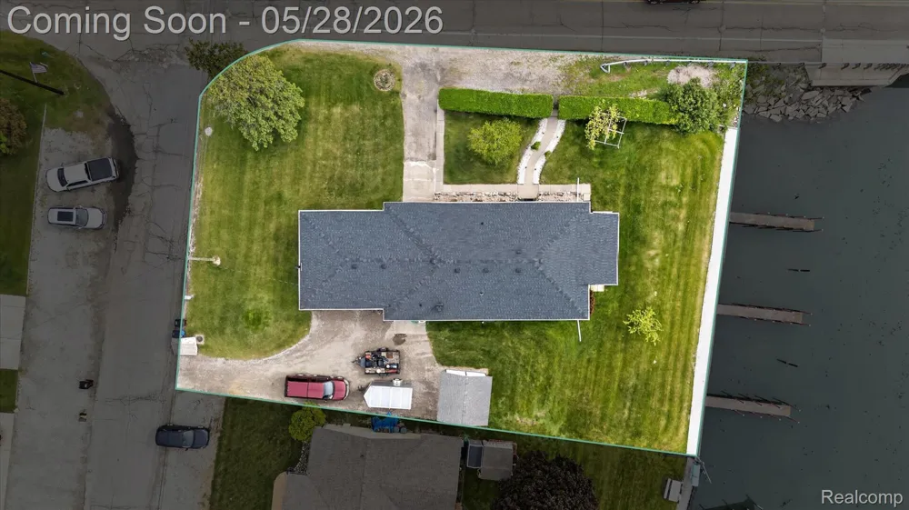 29886 Pointe Drive Gibraltar City, MI 48173