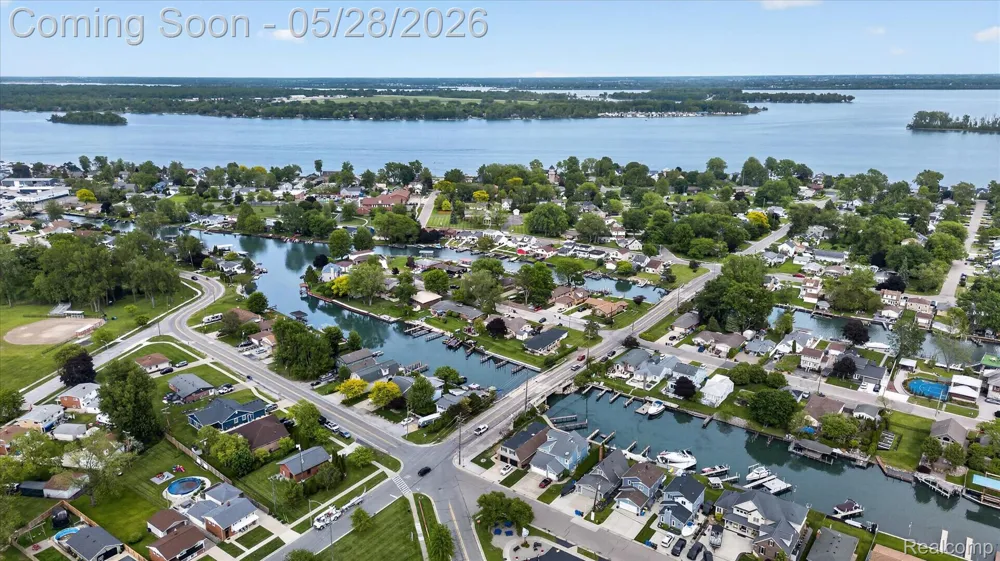 29886 Pointe Drive Gibraltar City, MI 48173